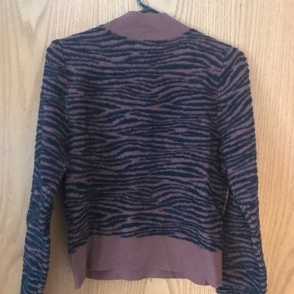 Express animal print sweater - Picture 2 of 3